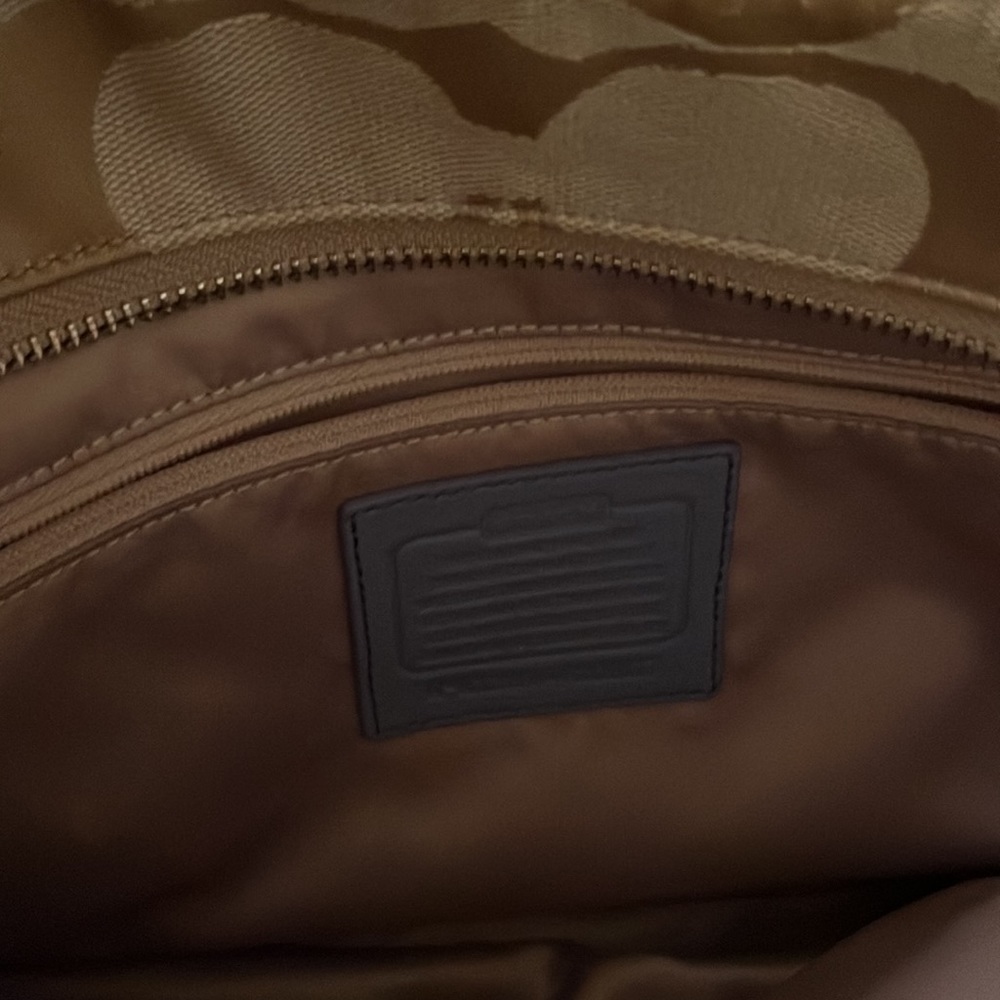 Beautiful Coach purse - Picture 3 of 5